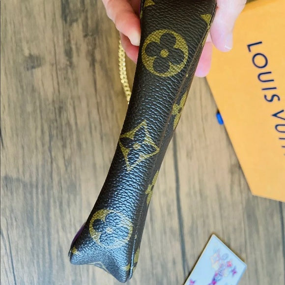 💜🤎🧡authentic Luis Vuitton limited edition mini pochette Xmas bumper cars - Picture 7 of 11